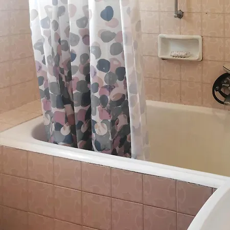 아파트 2 Bedroom Amazing In 로브란