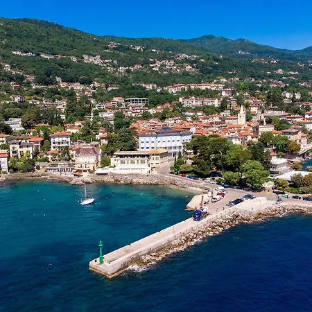 2 Bedroom Beautiful In *