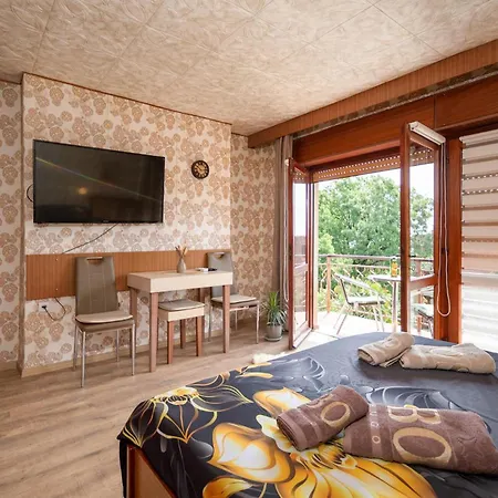 2 Bedroom Beautiful In Lovran