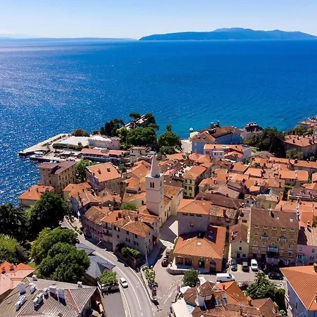 2 Bedroom Beautiful In *